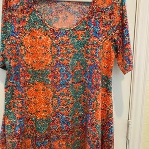 LulRoe perfect T. Size large. Short sleeve